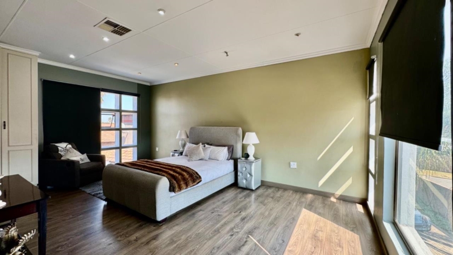 4 Bedroom Property for Sale in Roylglen Gardens Northern Cape